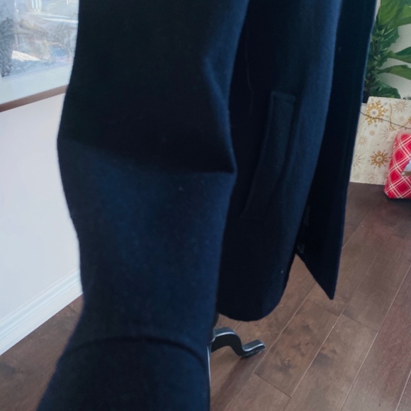 Burrbery Men wool coat ( new) - Picture 7 of 12